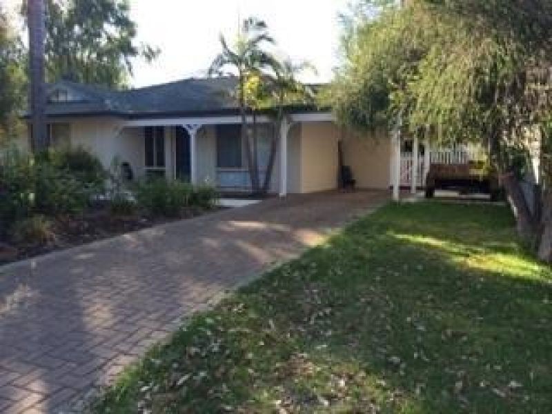 8 Curtis St, Dunsborough WA 6281