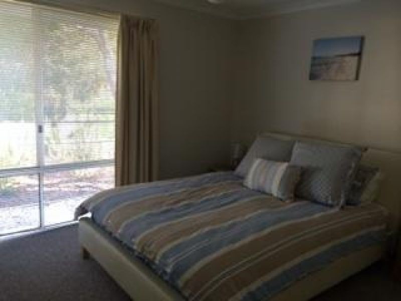 8 Curtis St, Dunsborough WA 6281