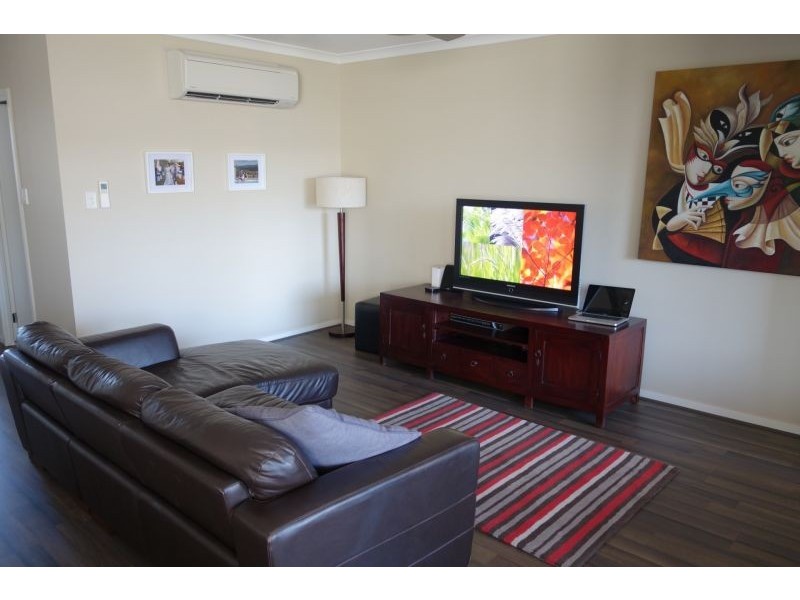 27 O’reilly Crescent, Springfield Lakes QLD 4300