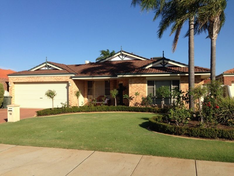 19 Heathfield Drive, Landsdale WA 6065