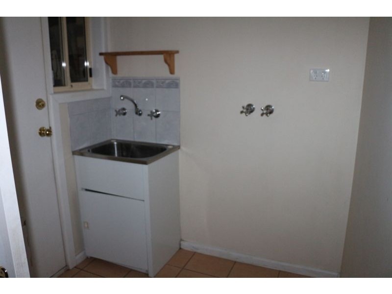 2/24 Churchill Avenue, Maidstone VIC 3012