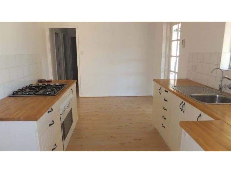 28 Leichhardt Ave, Padbury WA 6025