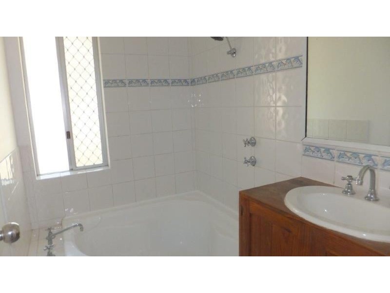 28 Leichhardt Ave, Padbury WA 6025