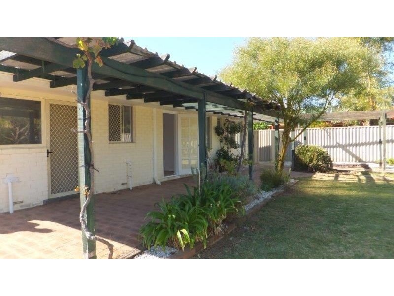 28 Leichhardt Ave, Padbury WA 6025