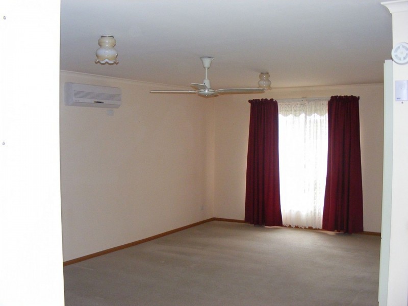 287 Heaths Rd, Werribee VIC 3030