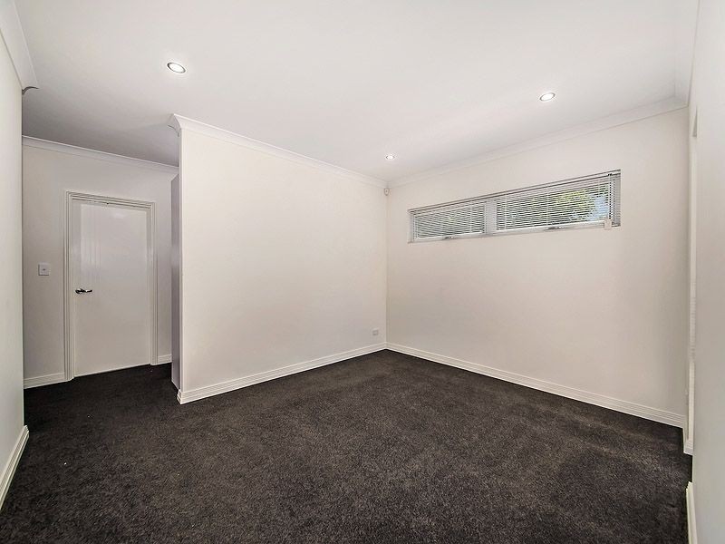 8 Emsworth Way, Balga WA 6061