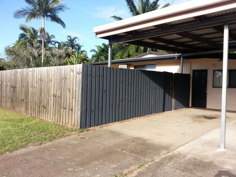 90 Enmore Street, Manoora QLD 4870