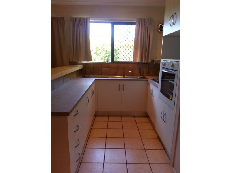 90 Enmore Street, Manoora QLD 4870