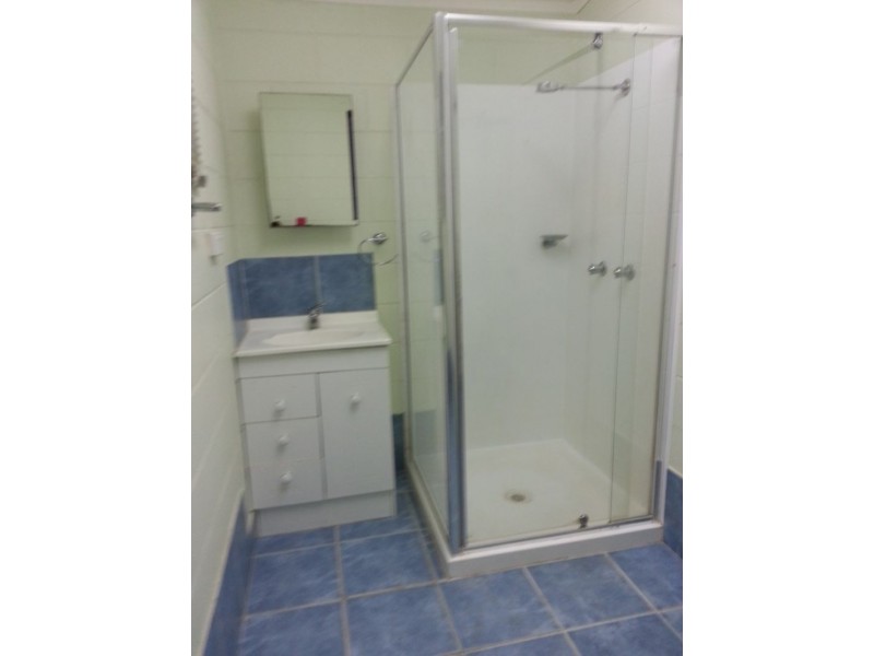 90 Enmore Street, Manoora QLD 4870