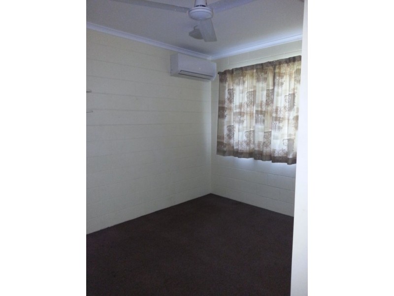 90 Enmore Street, Manoora QLD 4870