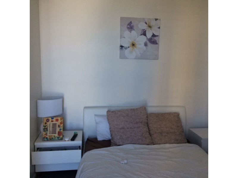 5 Woodroffe Ave, Main Beach QLD 4217