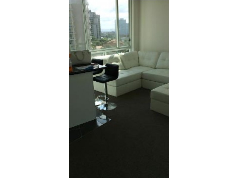 5 Woodroffe Ave, Main Beach QLD 4217