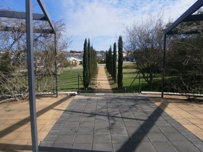 16 Romaine Loop, Darch WA 6065