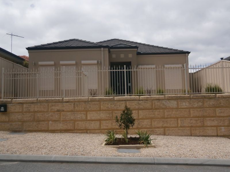 16 Romaine Loop, Darch WA 6065