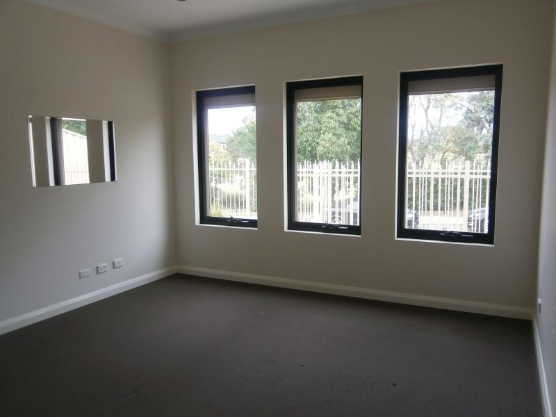 16 Romaine Loop, Darch WA 6065