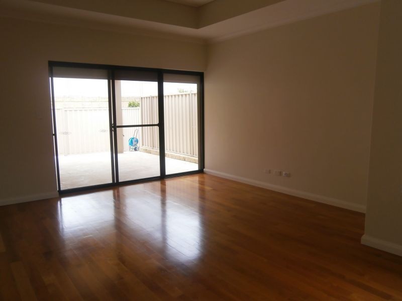 16 Romaine Loop, Darch WA 6065