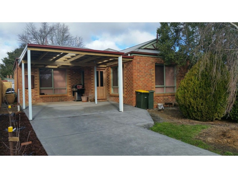 4 Burke Street, Woodend VIC 3442