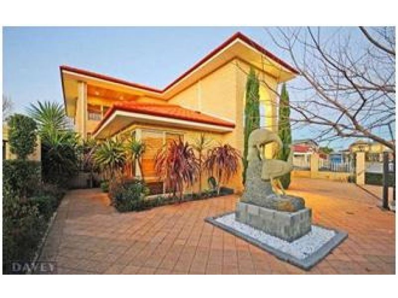 33 Talia Drive, Stirling WA 6021