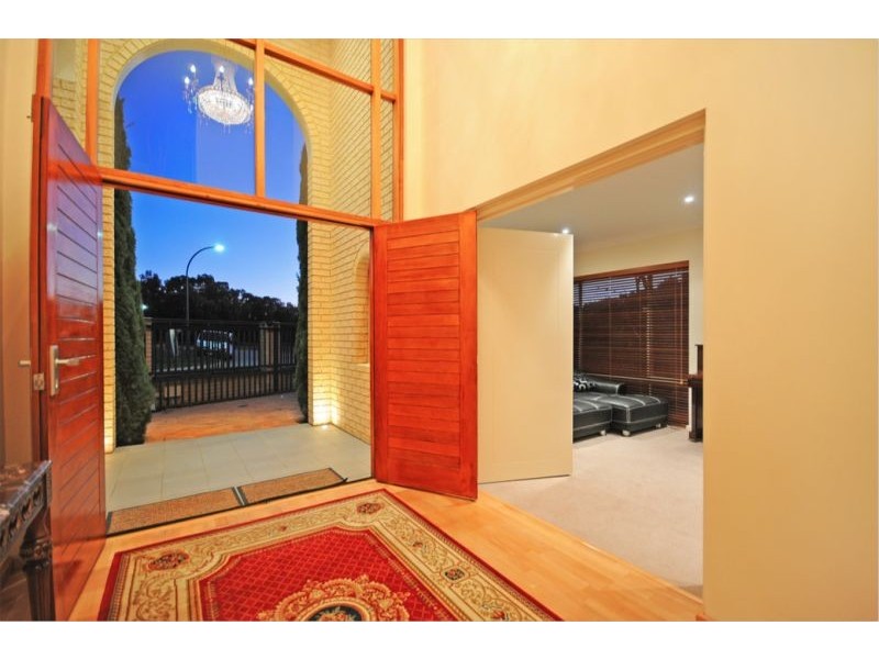 33 Talia Drive, Stirling WA 6021