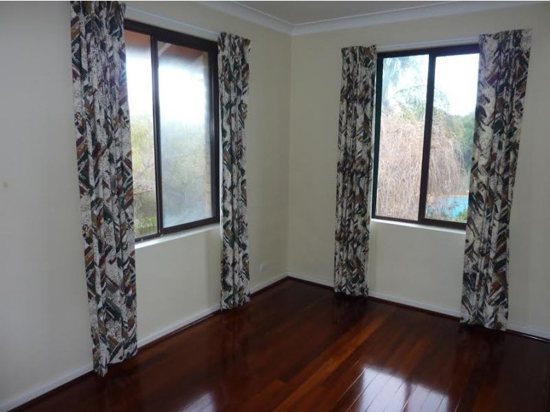 4b Boon Ct, Marmion WA 6020