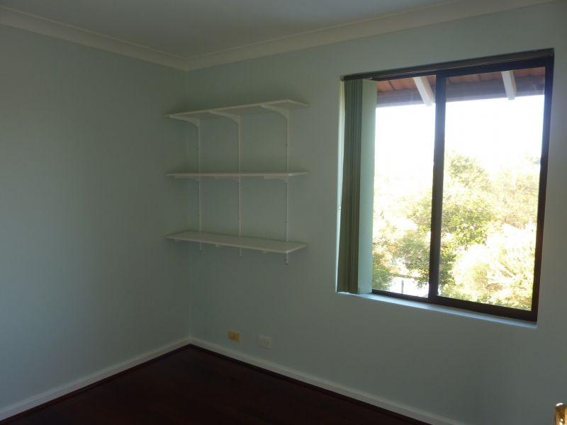 4b Boon Ct, Marmion WA 6020