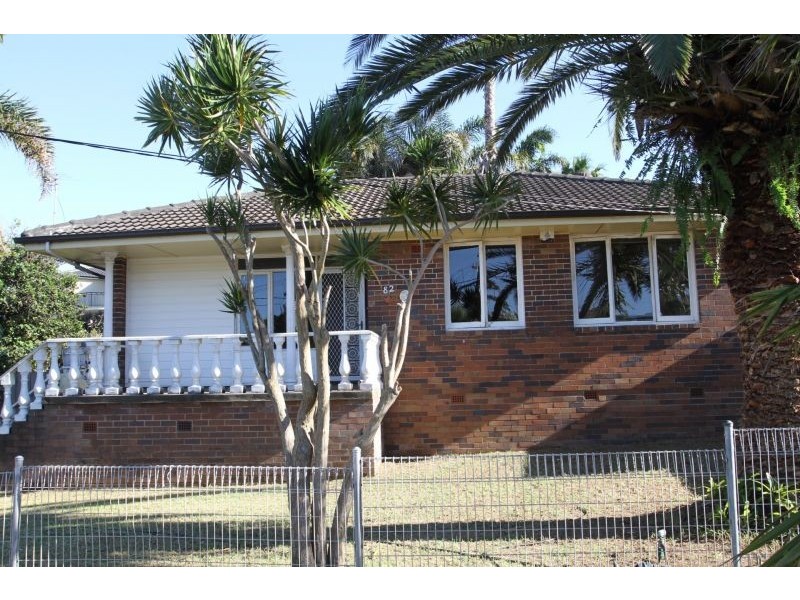 82 Macquarie St, Chifley NSW 2036