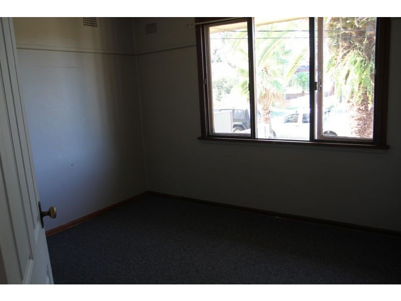 82 Macquarie St, Chifley NSW 2036