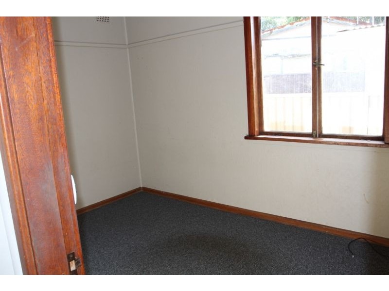 82 Macquarie St, Chifley NSW 2036