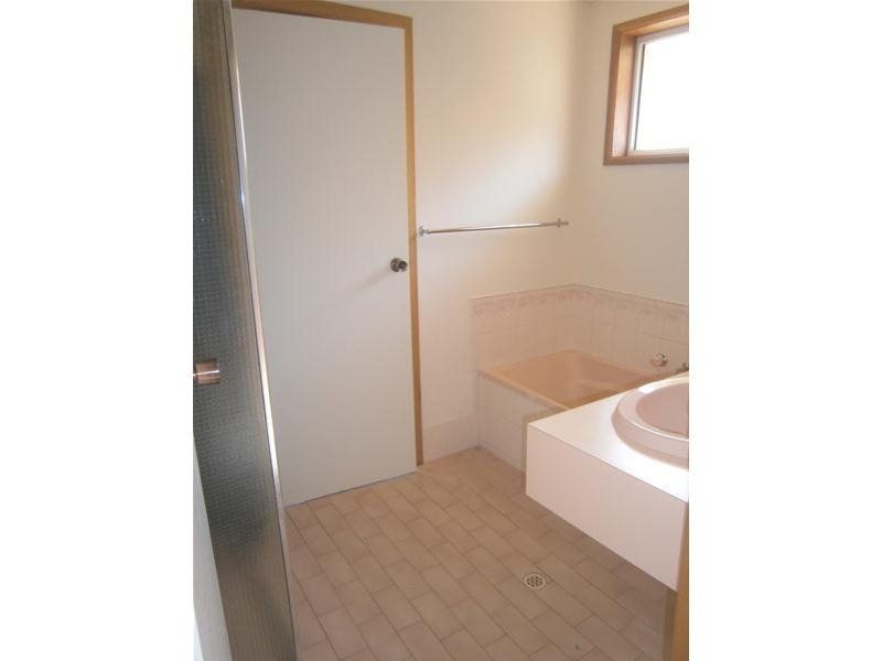 2 Bastian Court, Willunga SA 5172