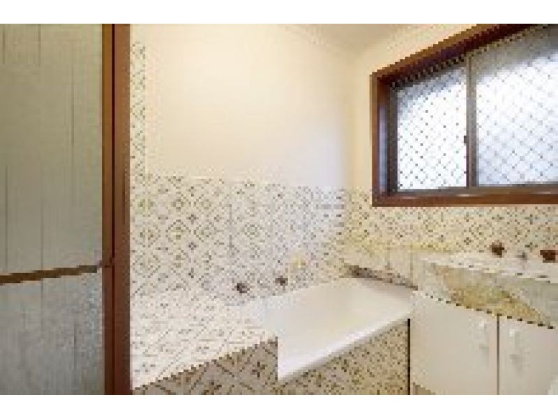 2/30 Madeleine Road, Clayton VIC 3168