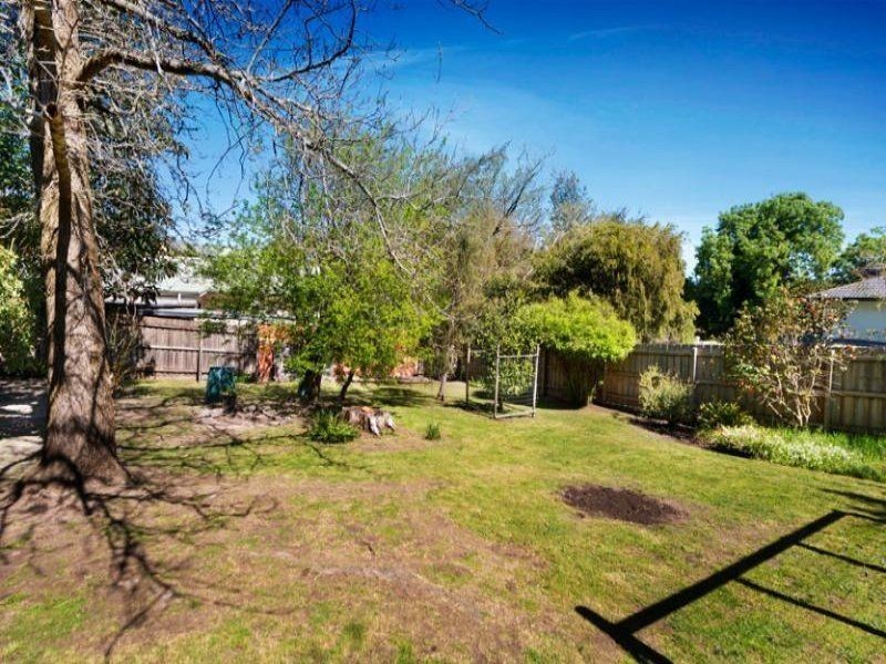 16 Shasta Ave, Ringwood East VIC 3135