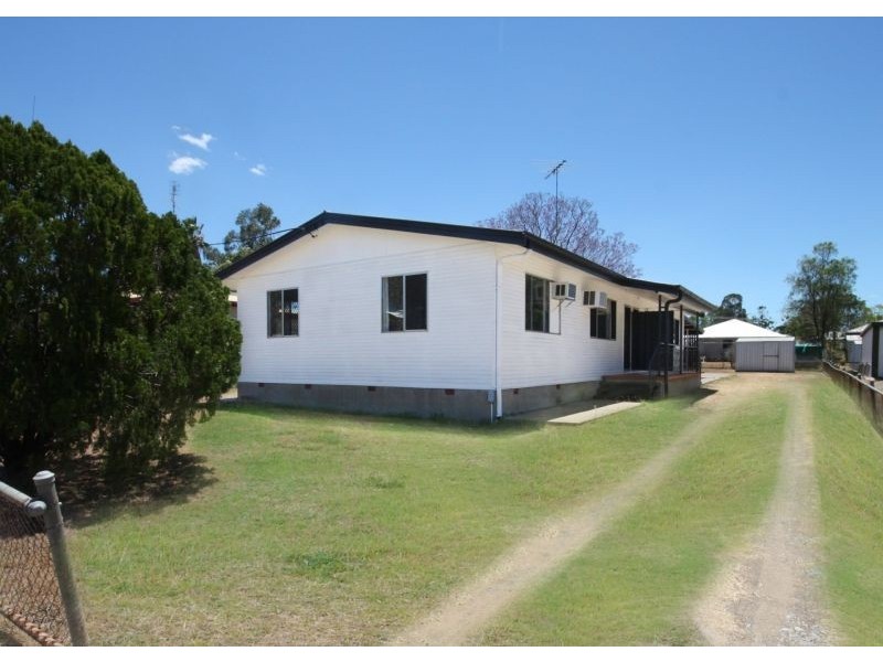 2/30 Bell St, Biloela QLD 4715