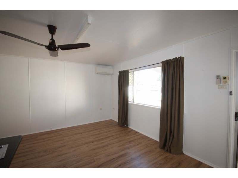 2/30 Bell St, Biloela QLD 4715