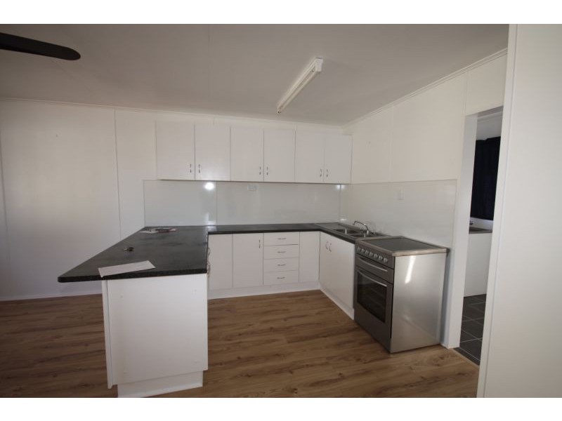 2/30 Bell St, Biloela QLD 4715
