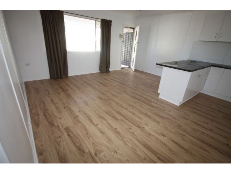 2/30 Bell St, Biloela QLD 4715