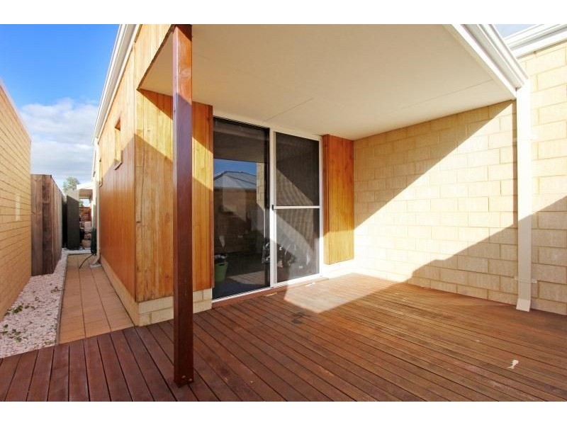 25 Bundaleer Avenue, Ellenbrook WA 6069