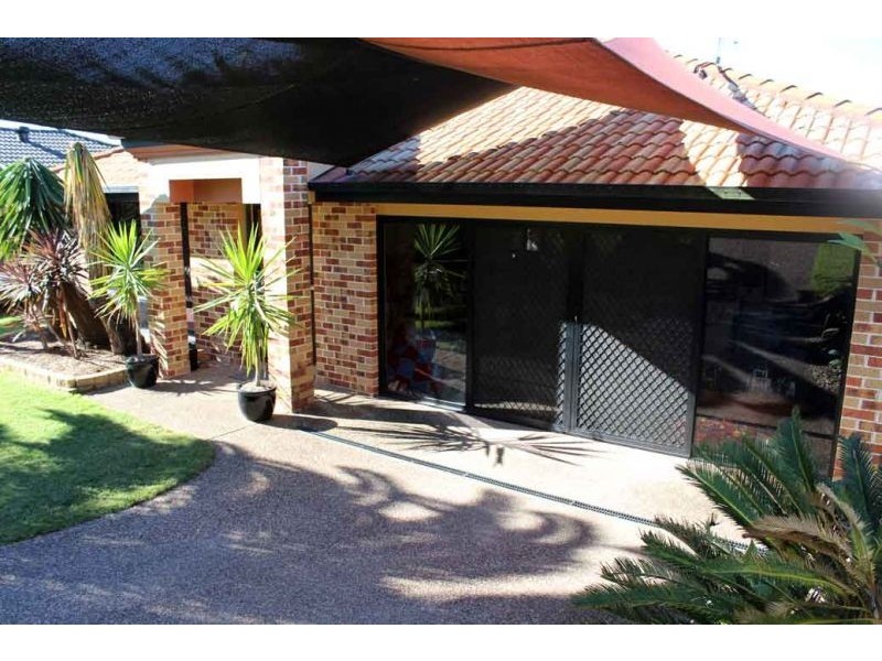 33 Penrhyn Street, Pacific Pines QLD 4211