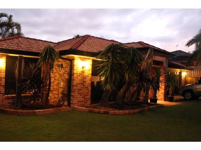 33 Penrhyn Street, Pacific Pines QLD 4211