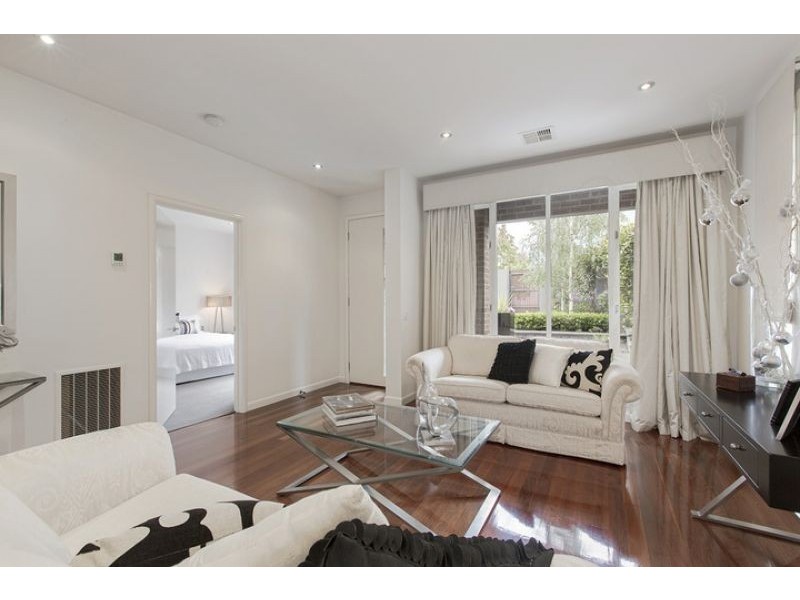 1/16 Rangeview Grove, Balwyn North VIC 3104