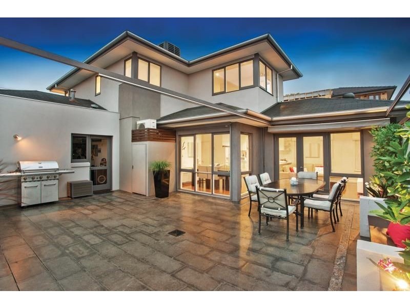 1/16 Rangeview Grove, Balwyn North VIC 3104