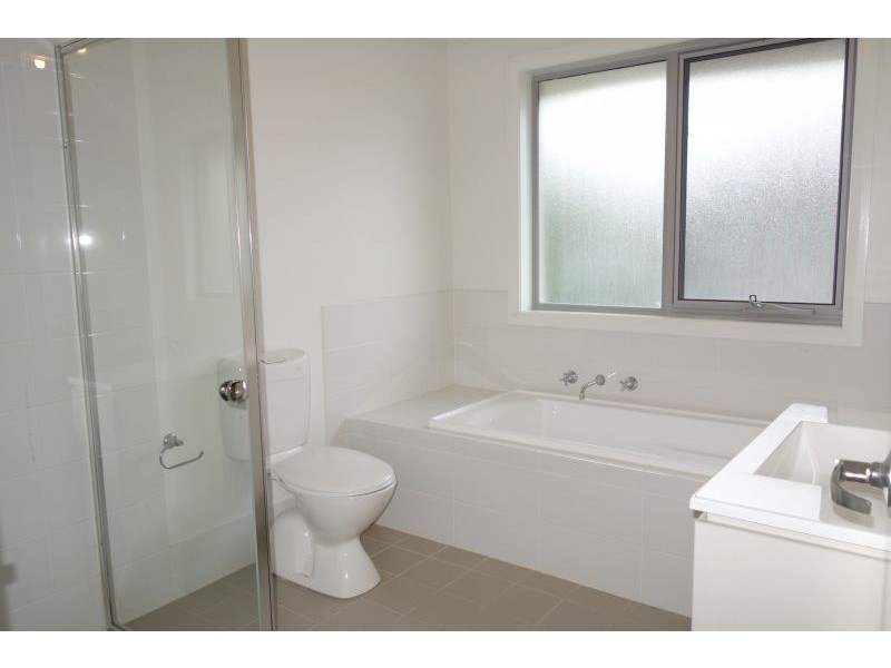95 Atlantic Boulevard, Glenfield NSW 2167