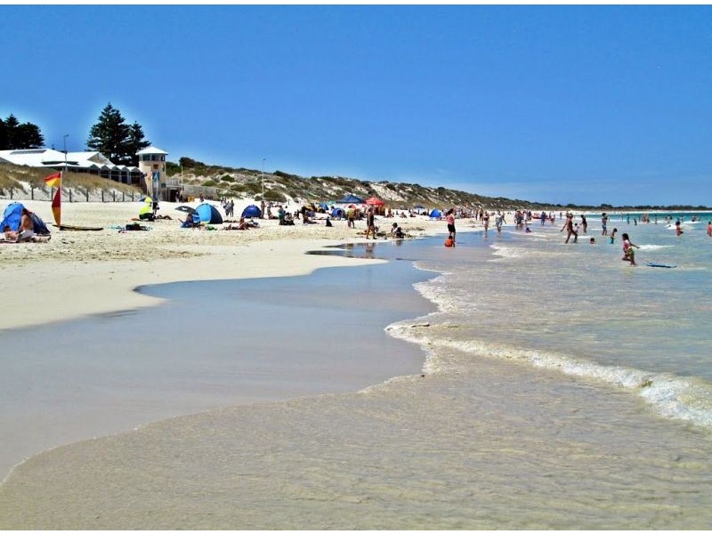 8 Darch Street, Mullaloo WA 6027