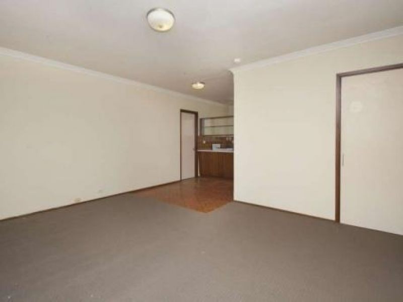 8a Glendower Way, Spearwood WA 6163