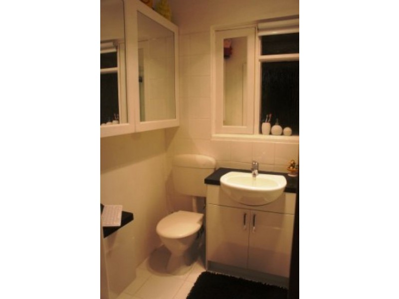 4/12 Marine Parade, Abbotsford VIC 3067