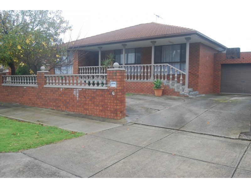 10 Officer Street, Meadow Heights VIC 3048