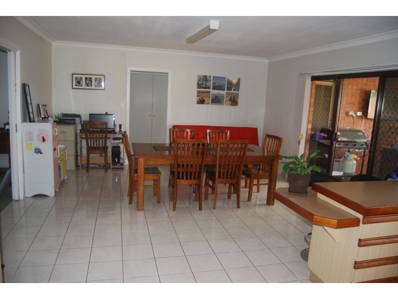 10 Officer Street, Meadow Heights VIC 3048