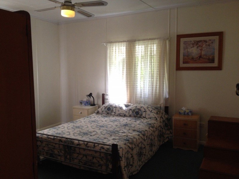 32 Lake Road, Slacks Creek QLD 4127
