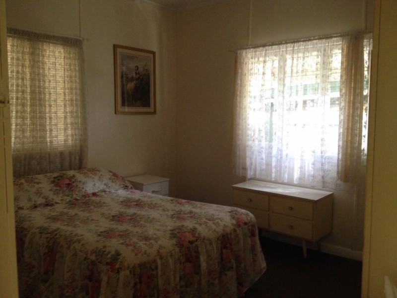 32 Lake Road, Slacks Creek QLD 4127