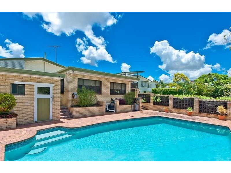 12 Normanton Street, Stafford Heights QLD 4053