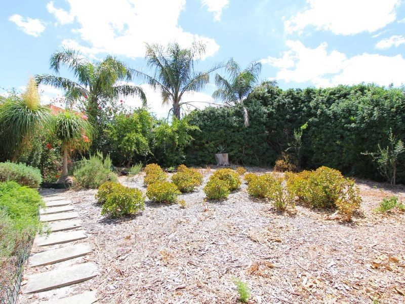 6 Lang Ct, Huntingdale WA 6110